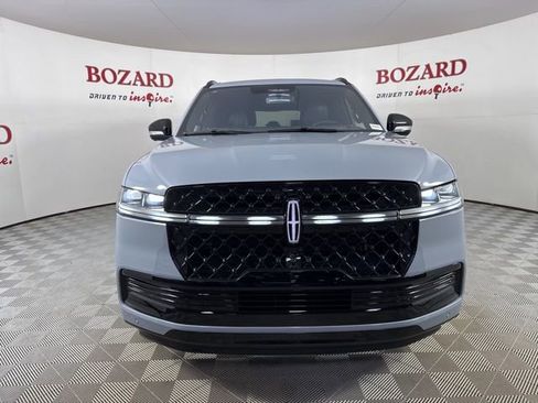 New 2025 Lincoln Navigator L Reserve w/ Jet Appearance Package image 2