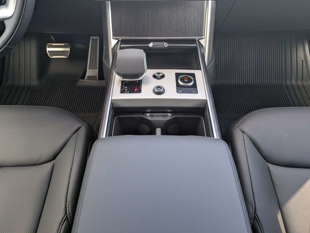 New 2027 Land Rover Range Rover Long Wheelbase SE AWD/4WD image 19