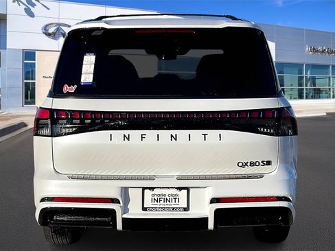 New 2026 INFINITI QX80 4WD w/ Sport Exterior Package image 4