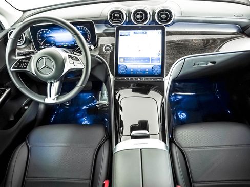 Certified 2025 Mercedes-Benz GLC 350e 4MATIC image 9