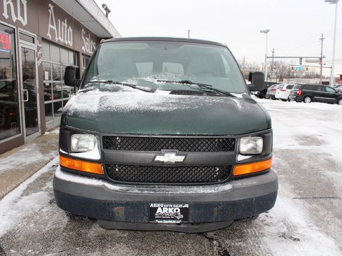 Used 2010 Chevrolet Express 1500 LS image 3
