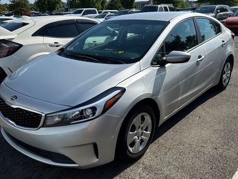 Used 2017 Kia Forte LX FWD image 5