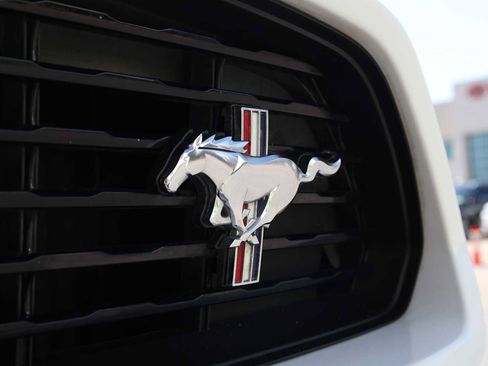 Used 2016 Ford Mustang GT Premium w/ Equipment Group 401A RWD image 46