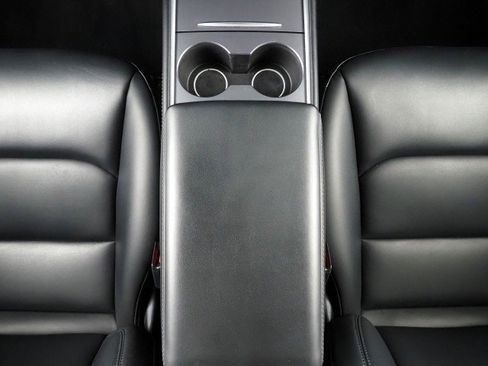 Used 2024 Tesla Model Y Long Range image 23