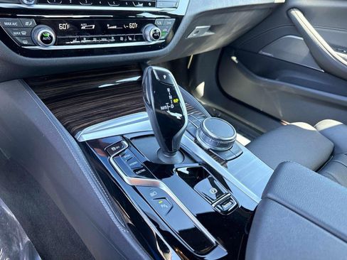 Used 2023 BMW 530e w/ M Sport Package RWD image 44