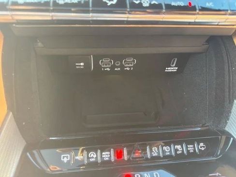 Certified 2023 Jeep Grand Wagoneer Series III AWD/4WD image 34