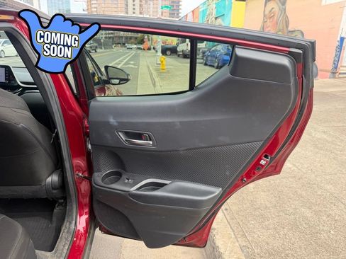 Used 2019 Toyota C-HR FWD image 12