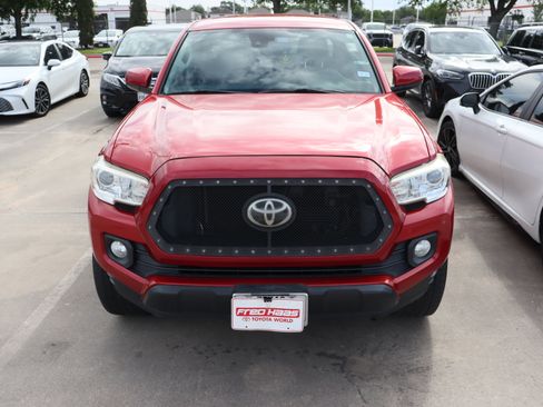 Used 2019 Toyota Tacoma SR5 image 3