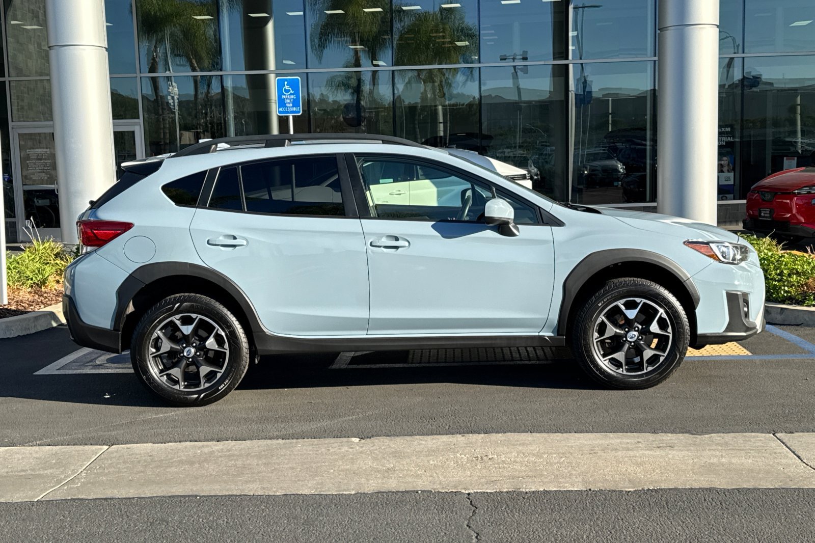 Used 2018 Subaru Crosstrek 2.0i Premium AWD/4WD image 3