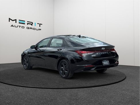 Used 2023 Hyundai Elantra SEL FWD image 7