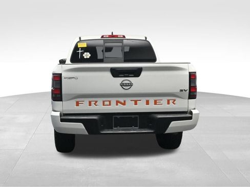 Used 2022 Nissan Frontier SV RWD image 4