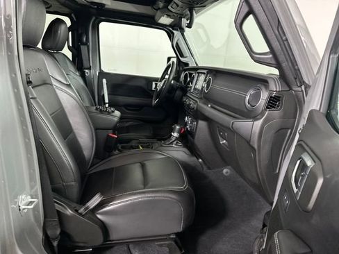 Used 2023 Jeep Wrangler Unlimited Sahara w/ Cold Weather Group image 28