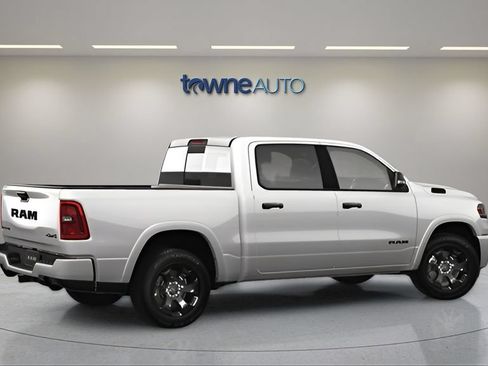 Used 2025 RAM 1500 Big Horn AWD/4WD image 9