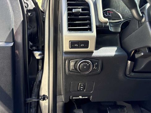 Used 2019 Ford F250 Lariat w/ Lariat Value Package AWD/4WD image 22
