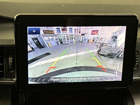 Used 2020 Ford Explorer XLT w/ Equipment Group 202A AWD/4WD image 20