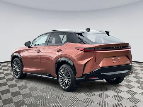 Used 2024 Lexus RZ 450e Premium w/ Accessory Package (P5) image 4