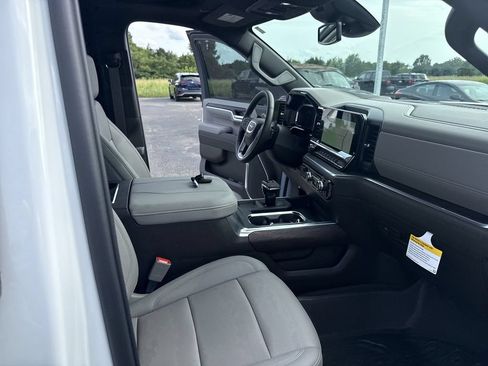 Certified 2026 GMC Sierra 1500 SLT w/ SLT Premium Plus Package AWD/4WD image 35