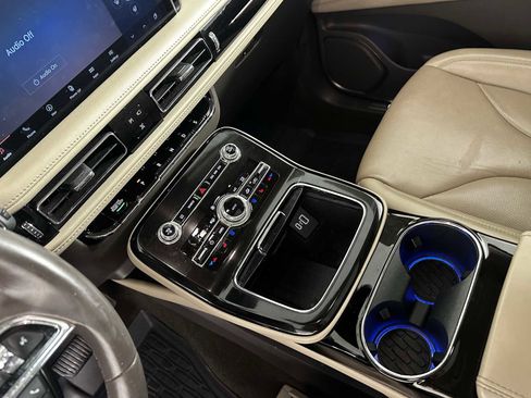 Used 2022 Lincoln Nautilus Reserve image 20