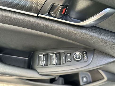 Used 2019 Honda Accord Sport image 15