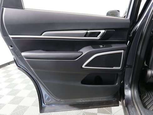 Used 2021 Kia Telluride LX image 16