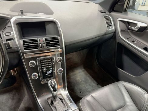 Used 2017 Volvo XC60 T6 R-Design w/ Protection Package image 27