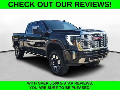 Used 2024 GMC Sierra 2500 Denali w/ Denali Reserve Package AWD/4WD image 3