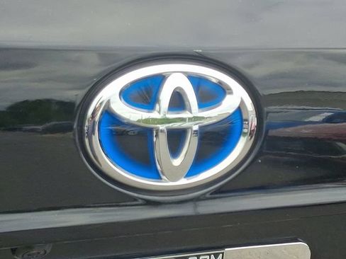 Used 2021 Toyota Highlander XLE AWD/4WD image 28