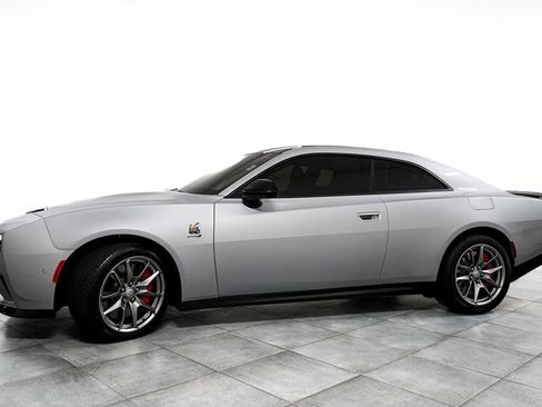 Used 2025 Dodge Charger Daytona Scat Pack w/ Track Pack AWD/4WD image 4