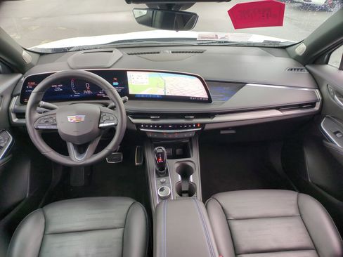 Certified 2025 Cadillac XT4 Sport image 21