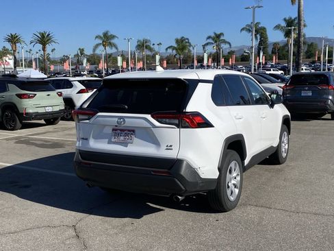 Used 2025 Toyota RAV4 LE AWD/4WD image 4