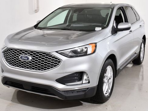 Used 2024 Ford Edge SEL w/ Convenience Package image 2