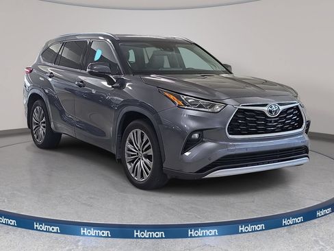 Used 2021 Toyota Highlander Platinum AWD/4WD image 4