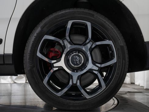 Used 2023 Rolls-Royce Cullinan Black Badge w/ Dark Exterior Package image 59
