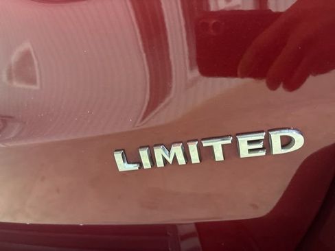 Used 2022 Jeep Grand Cherokee Limited image 34