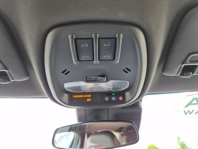 Used 2024 Chevrolet Trax RS w/ Sunroof Package FWD image 27