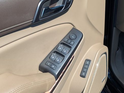 Used 2018 GMC Yukon SLT w/ Premium Edition image 16