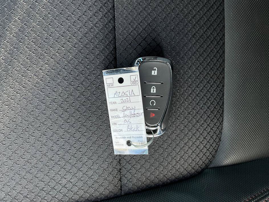 Used 2021 Chevrolet TrailBlazer RS w/ Convenience Package FWD image 33