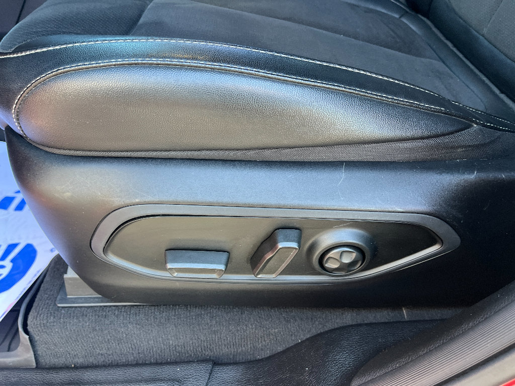 Used 2023 Jeep Grand Cherokee Altitude AWD/4WD image 36
