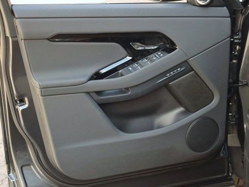 Used 2026 Land Rover Range Rover Evoque S image 11