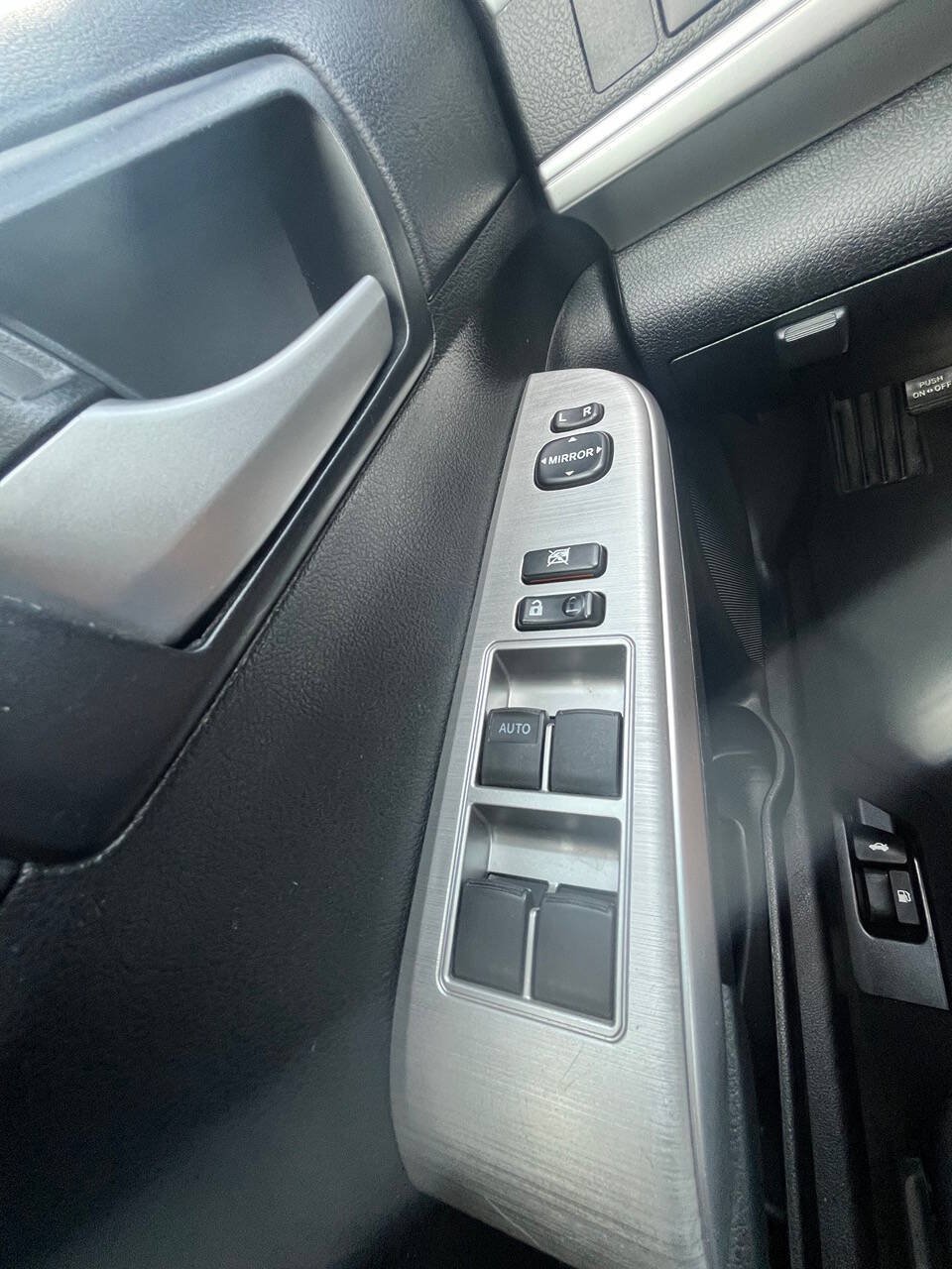 Used 2012 Toyota Camry SE FWD image 20