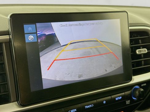 Used 2024 Hyundai Venue SEL FWD image 14