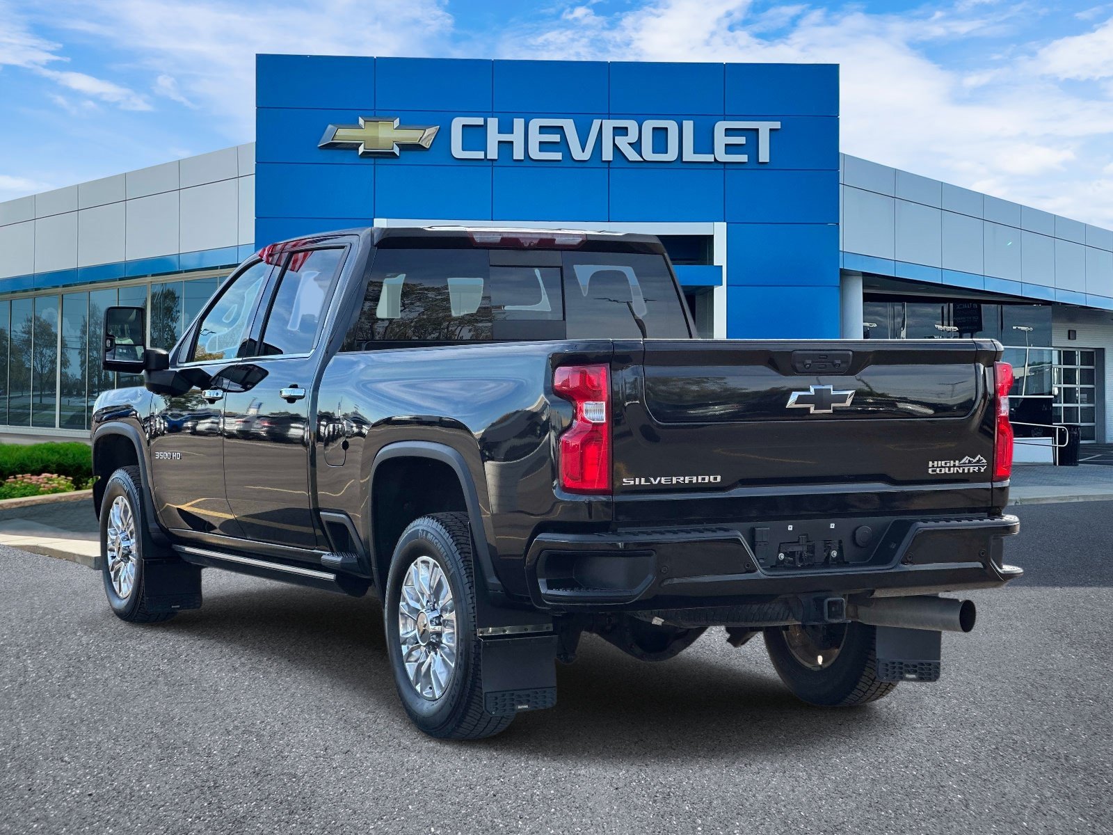 Used 2023 Chevrolet Silverado 3500 High Country AWD/4WD image 4