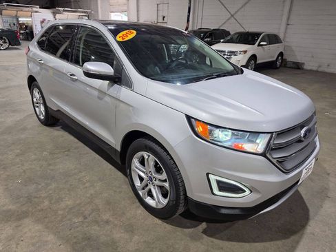 Used 2018 Ford Edge Titanium w/ Equipment Group 301A FWD image 17