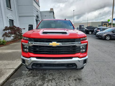 Used 2024 Chevrolet Silverado 2500 LT AWD/4WD image 8
