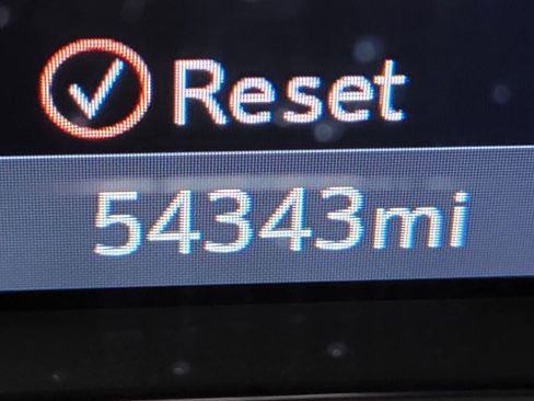 Used 2023 GMC Terrain SLT image 16