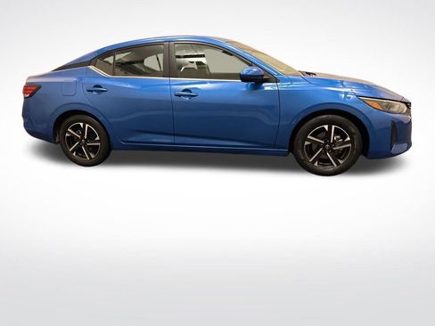 Used 2024 Nissan Sentra SV image 4