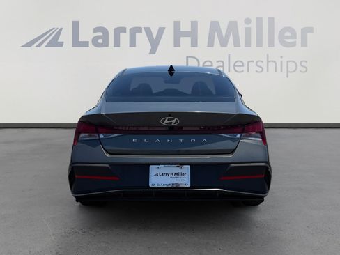 Certified 2024 Hyundai Elantra SEL FWD image 4