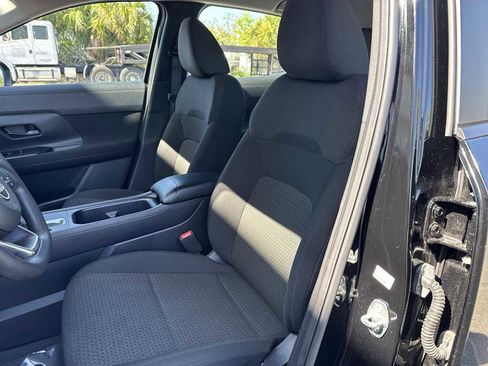 Used 2025 Nissan Kicks S image 15