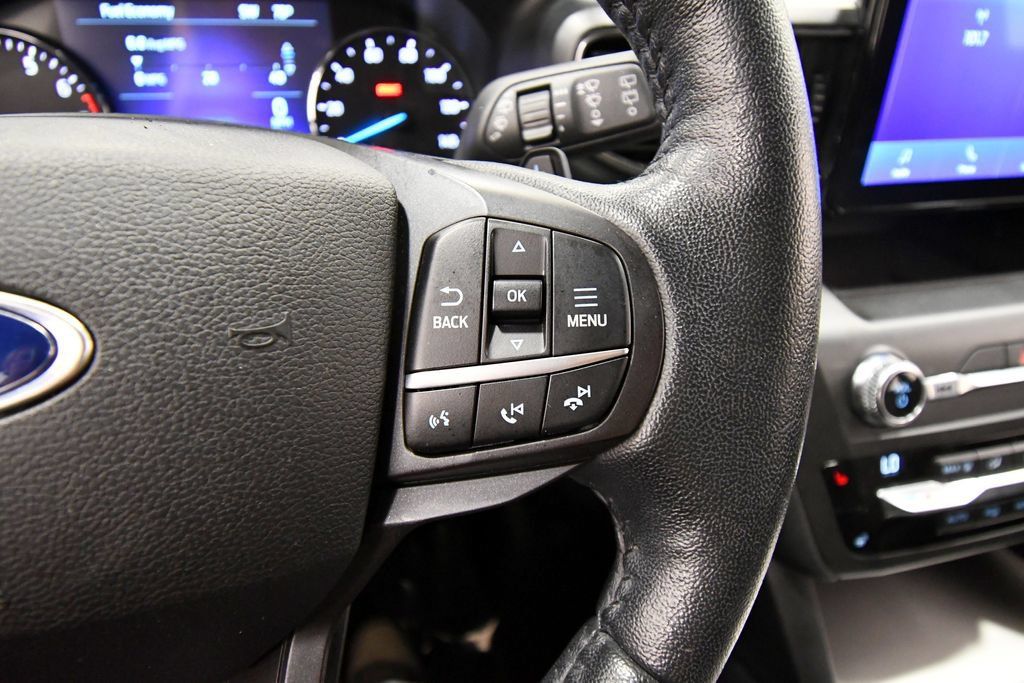 Used 2020 Ford Explorer XLT w/ Equipment Group 202A AWD/4WD image 21