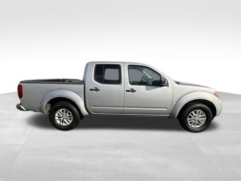 Used 2014 Nissan Frontier SV w/ SV Value Truck Package RWD image 10